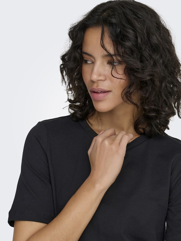 Only Kadın T-Shirt 15270390 Black