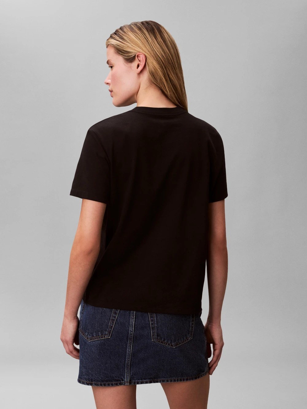 Calvin Klein Kadın T-Shirt LV047C811GUB1 Black