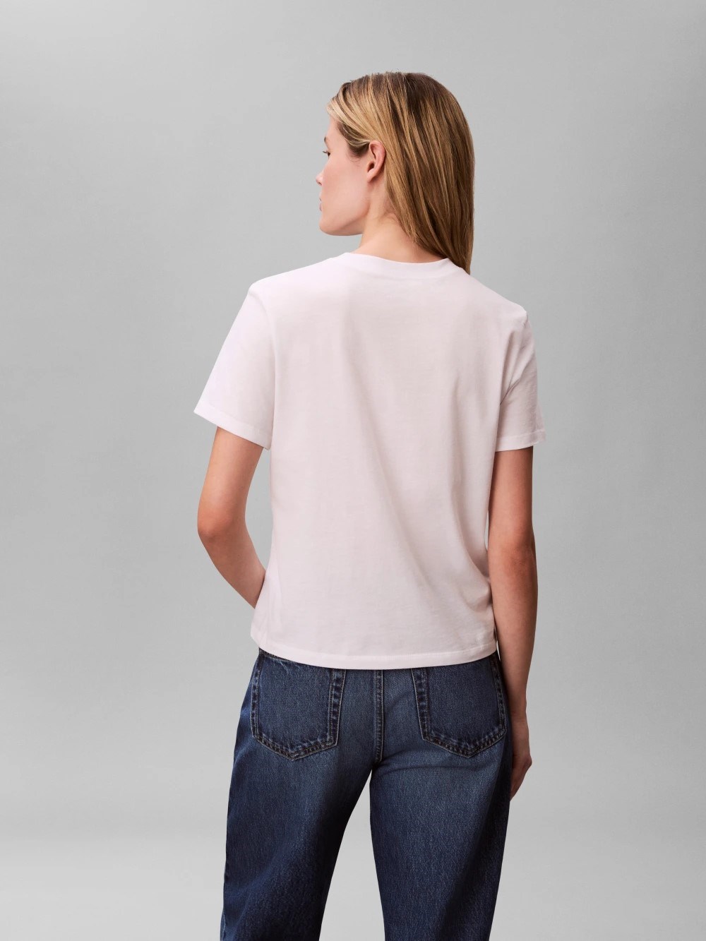 Calvin Klein Kadın T-Shirt LV047C811GYAF Whıte