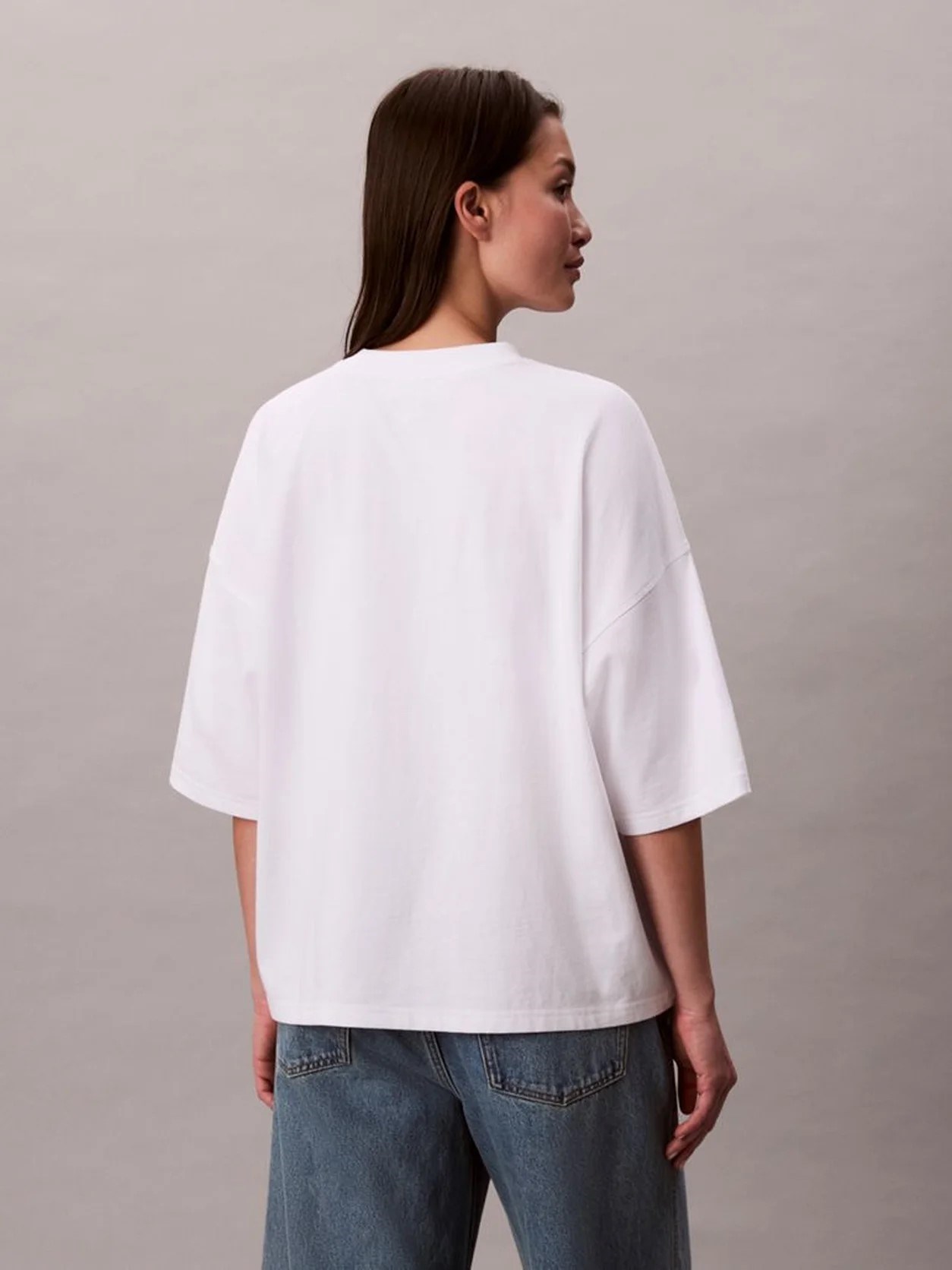 Calvin Klein Kadın T-Shirt LV047D204GYAA Beyaz