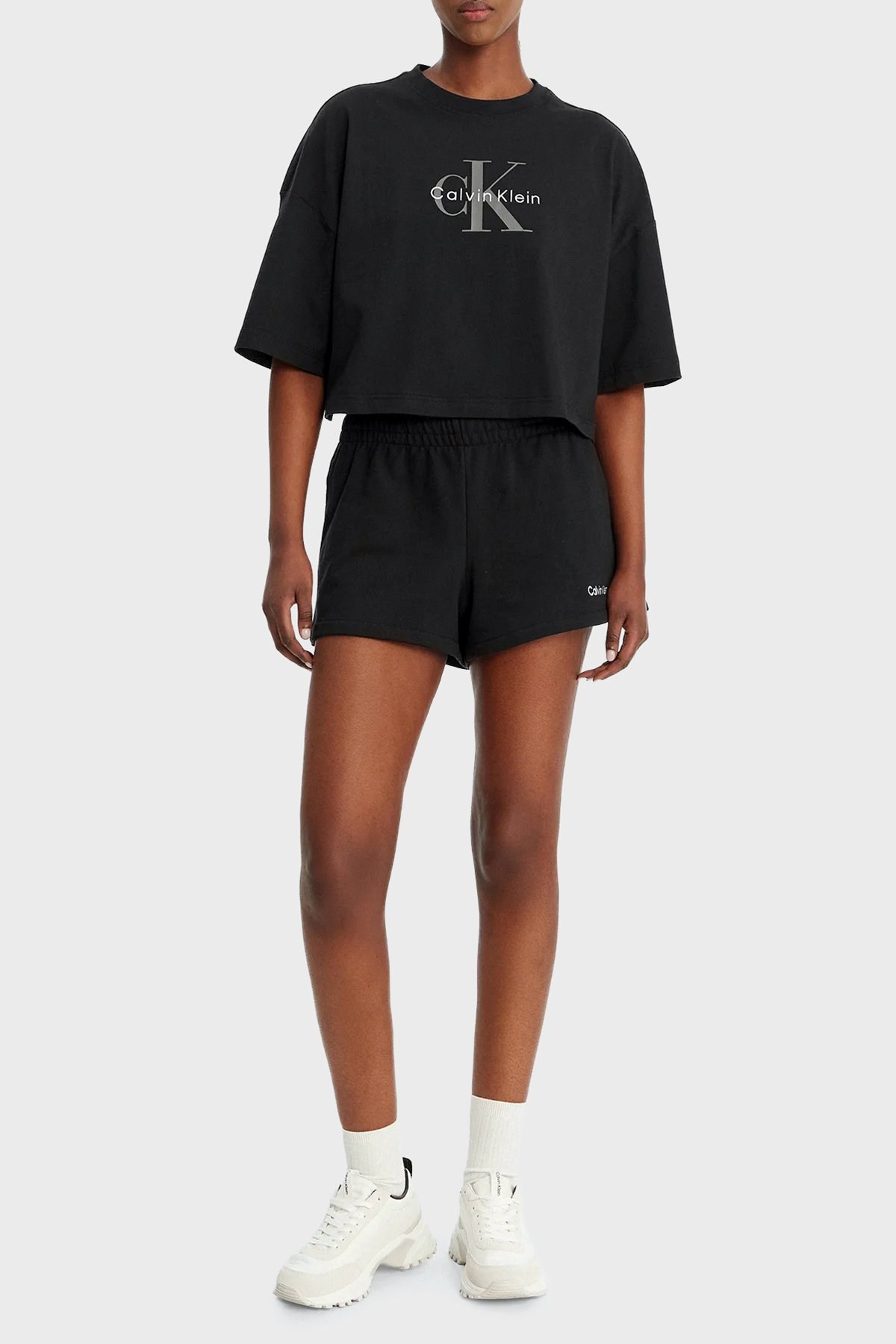 Calvin Klein Kadın T-Shirt LV047F828GUB1 Black