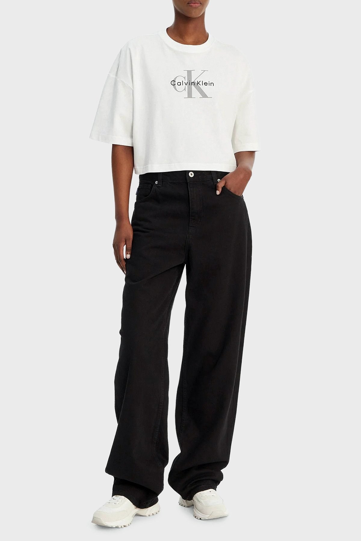 Calvin Klein Kadın T-Shirt LV047F828GYAF Whıte