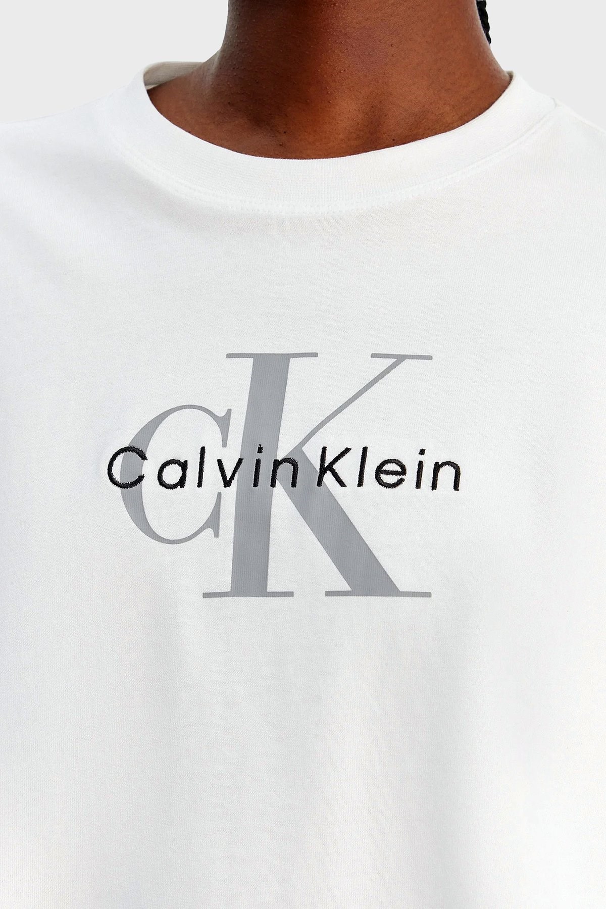Calvin Klein Kadın T-Shirt LV047F828GYAF Whıte