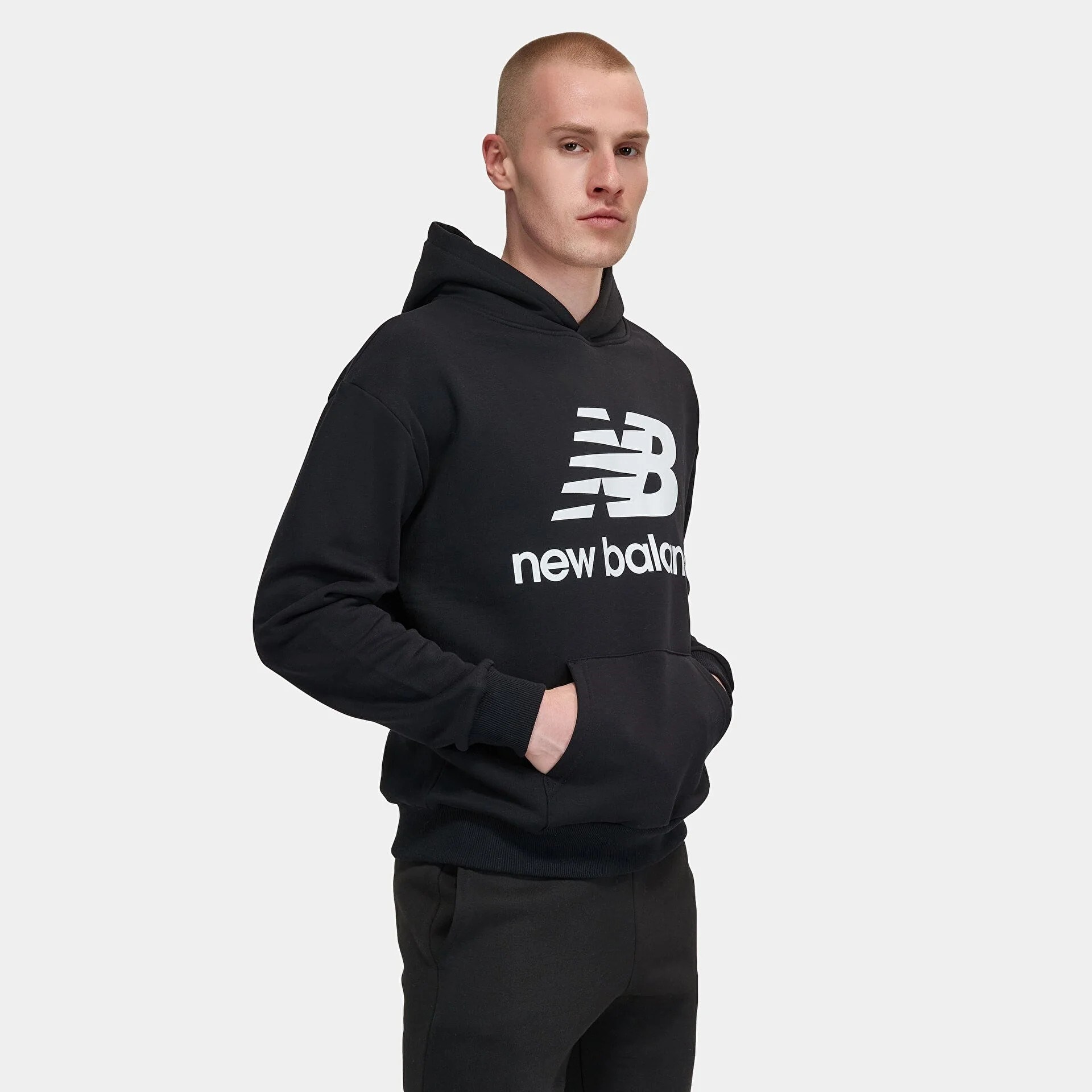 New Balance Erkek S-Shirt MNH3333-BK 