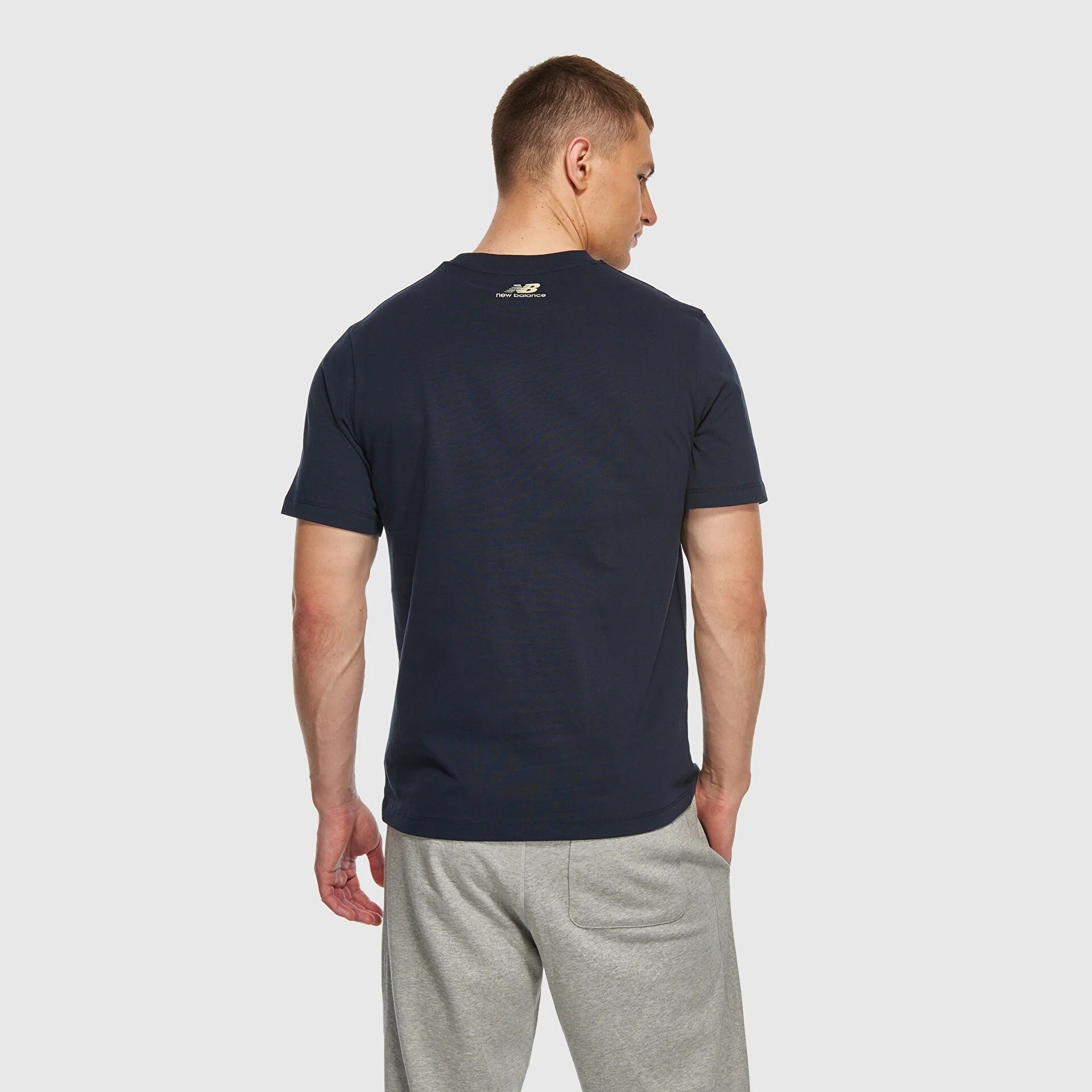 New Balance Erkek T-Shirt MNT3326-AVI 