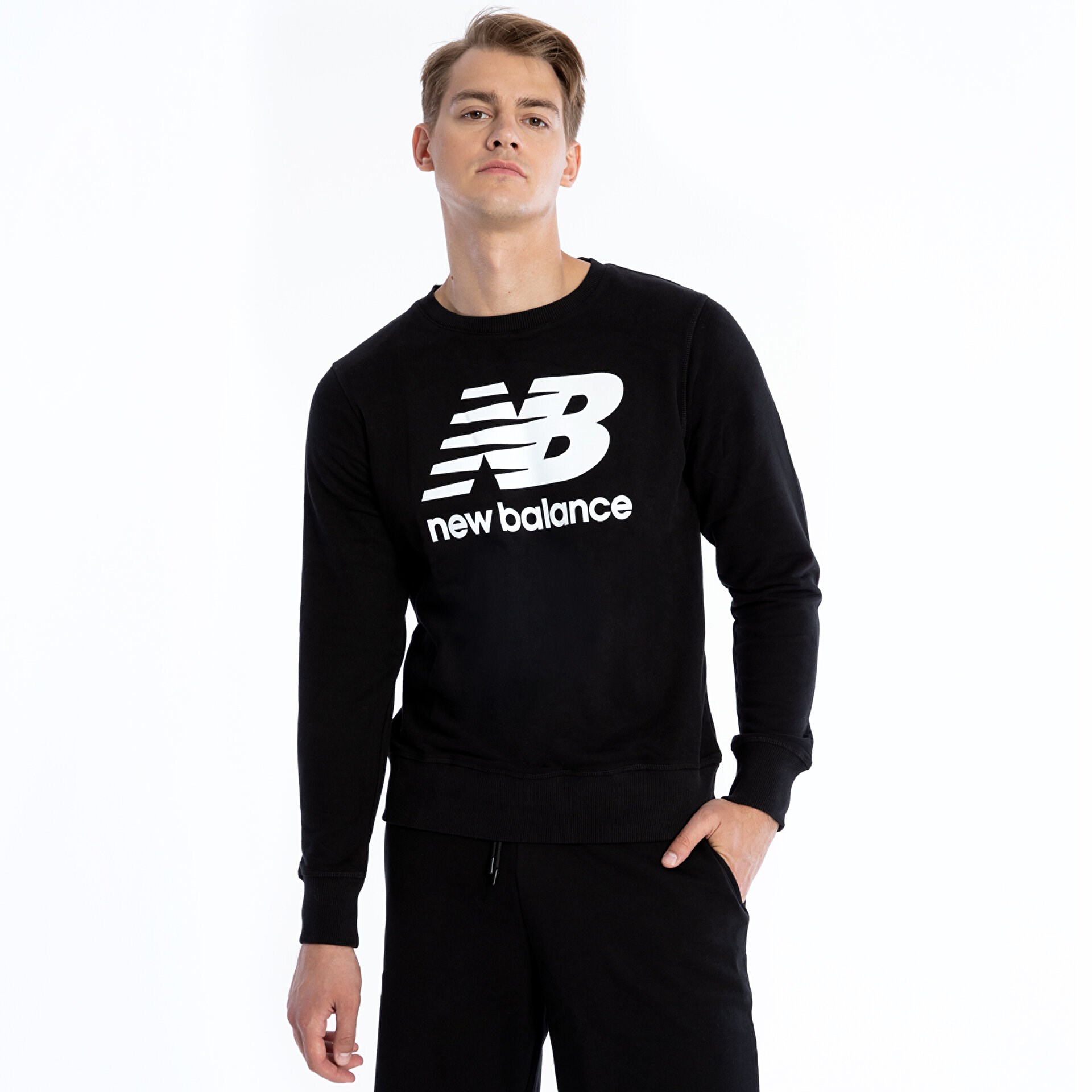 New Balance Erkek S-Shirt MTC1105-BK 