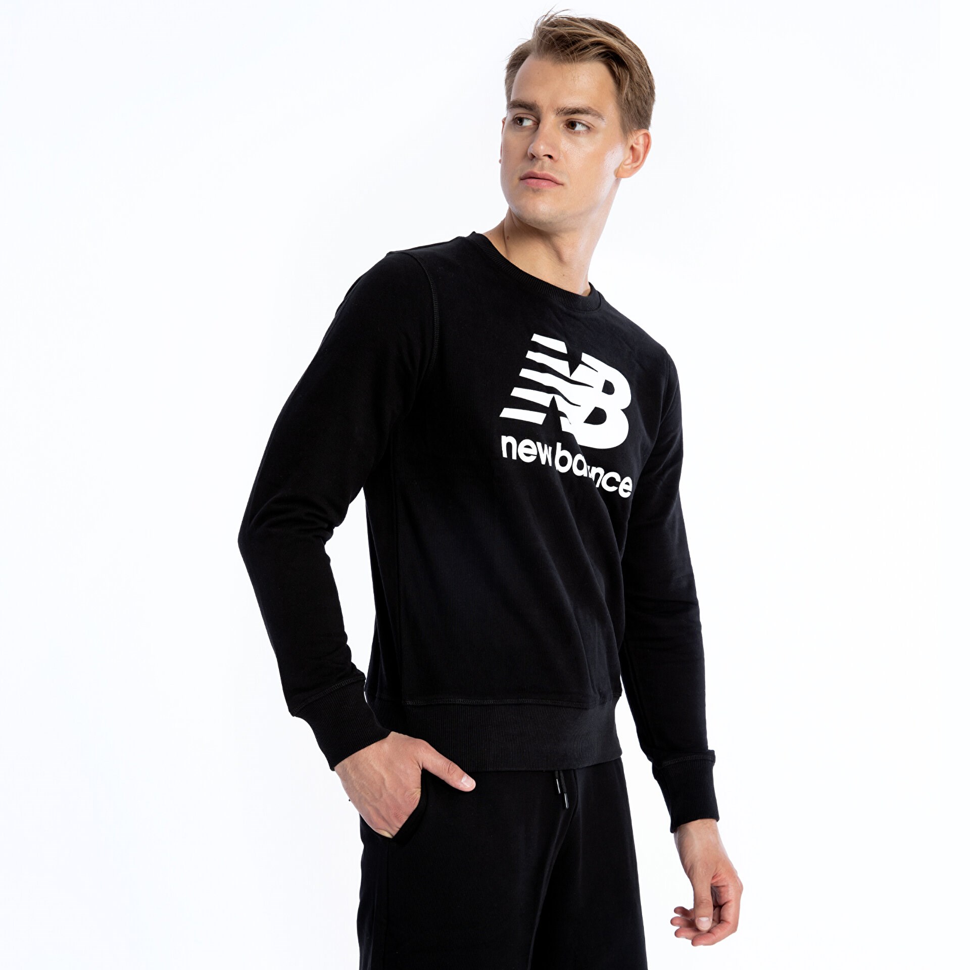 New Balance Erkek S-Shirt MTC1105-BK 