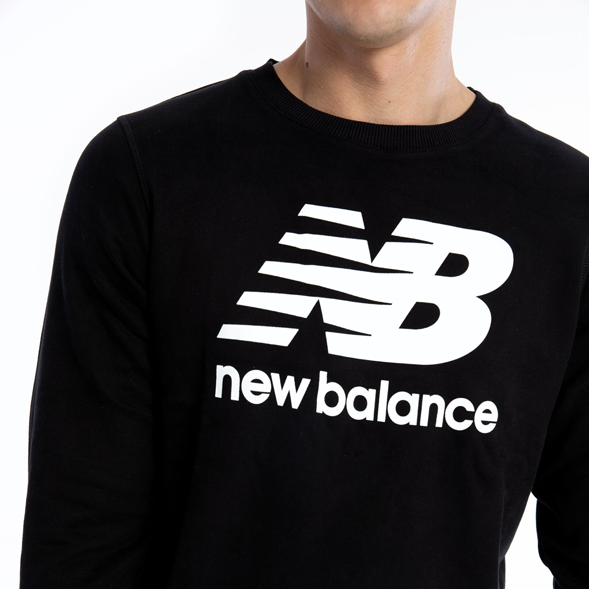 New Balance Erkek S-Shirt MTC1105-BK 