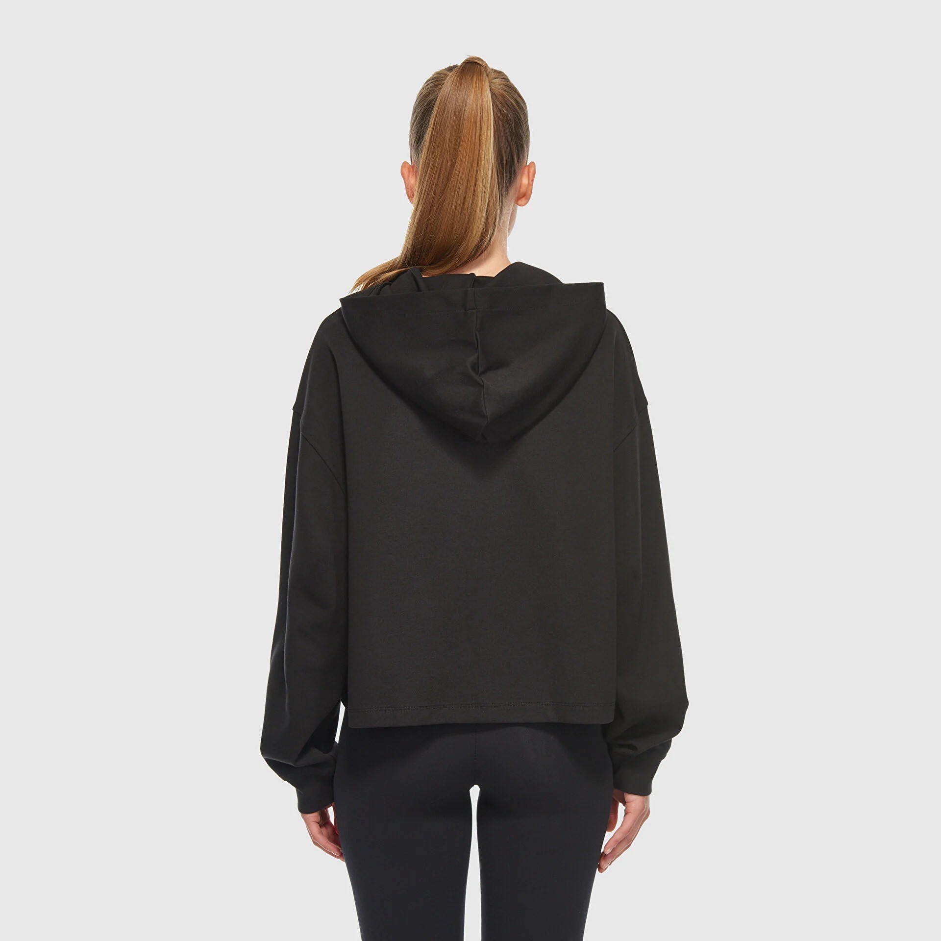 New Balance Kadın S-Shirt WNH3413-BK 